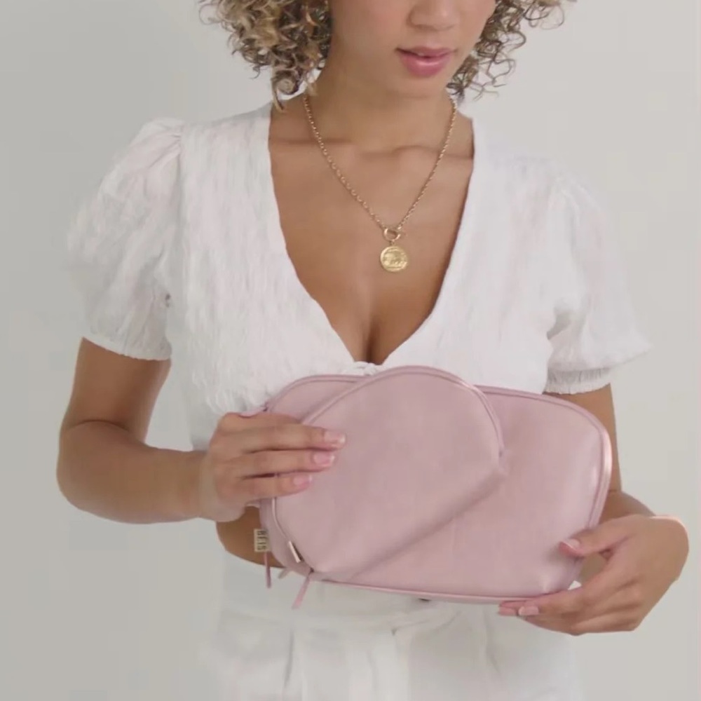 NEW BEIS The Cosmetic Pouch Set
IN ATLAS PINK - Picture 11 of 16